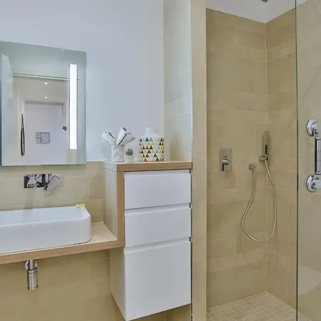 Apartment France 82 Tp -1 Min From The Sea - Terrace - Parking *